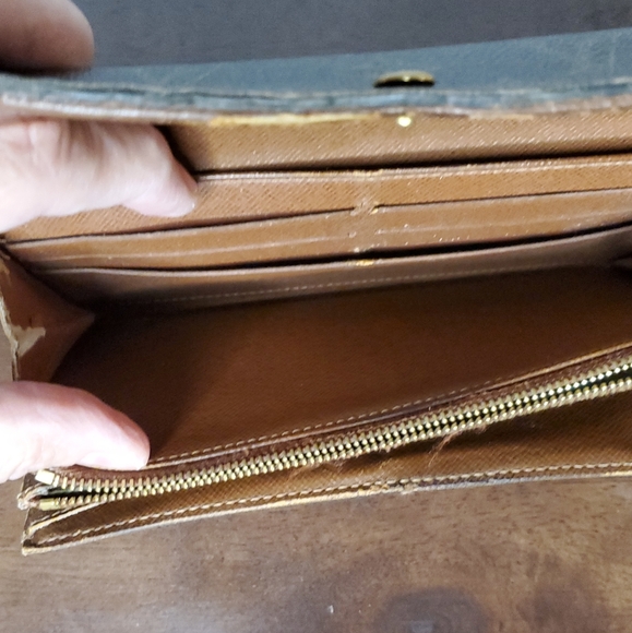 Louis Vuitton Mono Snap Wallet - Picture 7 of 13